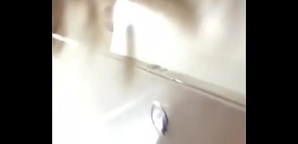  Sucking dick at work in the bathrom stal while peing